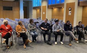 Groupe de parrains, marraines et filleuls de la Fondation Un Avenir Ensemble devant le Lycée Émile Zola à Rennes lors de la rencontre départementale.