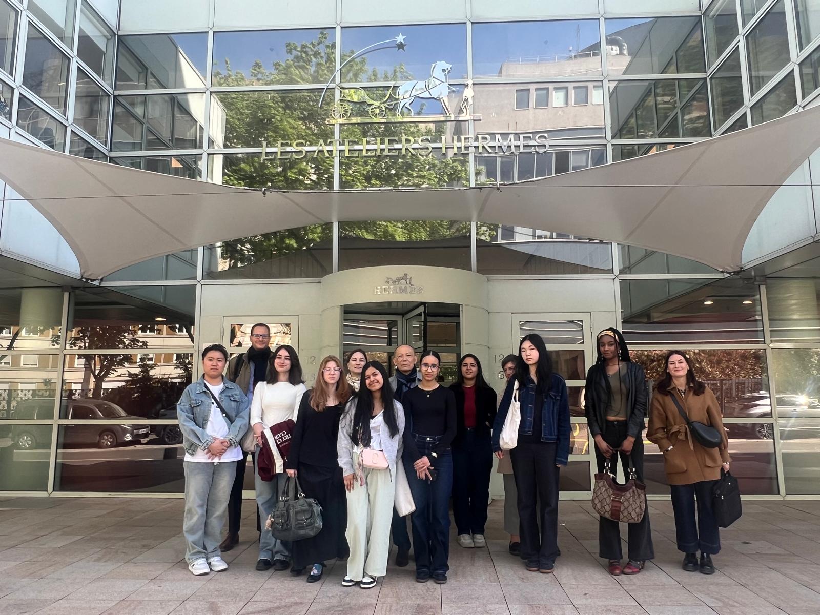 Nos filleules à la découverte des ateliers Hermès